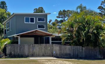 Straddie Time Holiday House, North Stradbroke Island - Straddie Sales & Rentals