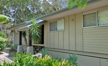 Amiri Holiday House, North Stradbroke Island - Straddie Sales & Rentals