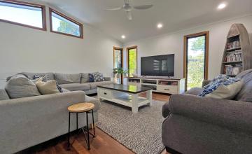 An Endless Summer Holiday House - Amity Point, North Stradbroke Island