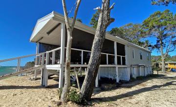 Beach Bach Holiday House, North Stradbroke Island - Straddie Sales & Rentals