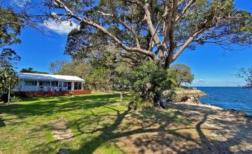 Sandy Shores Holiday House - Amity Point, North Stradbroke Island - Straddie Sales & Rentals